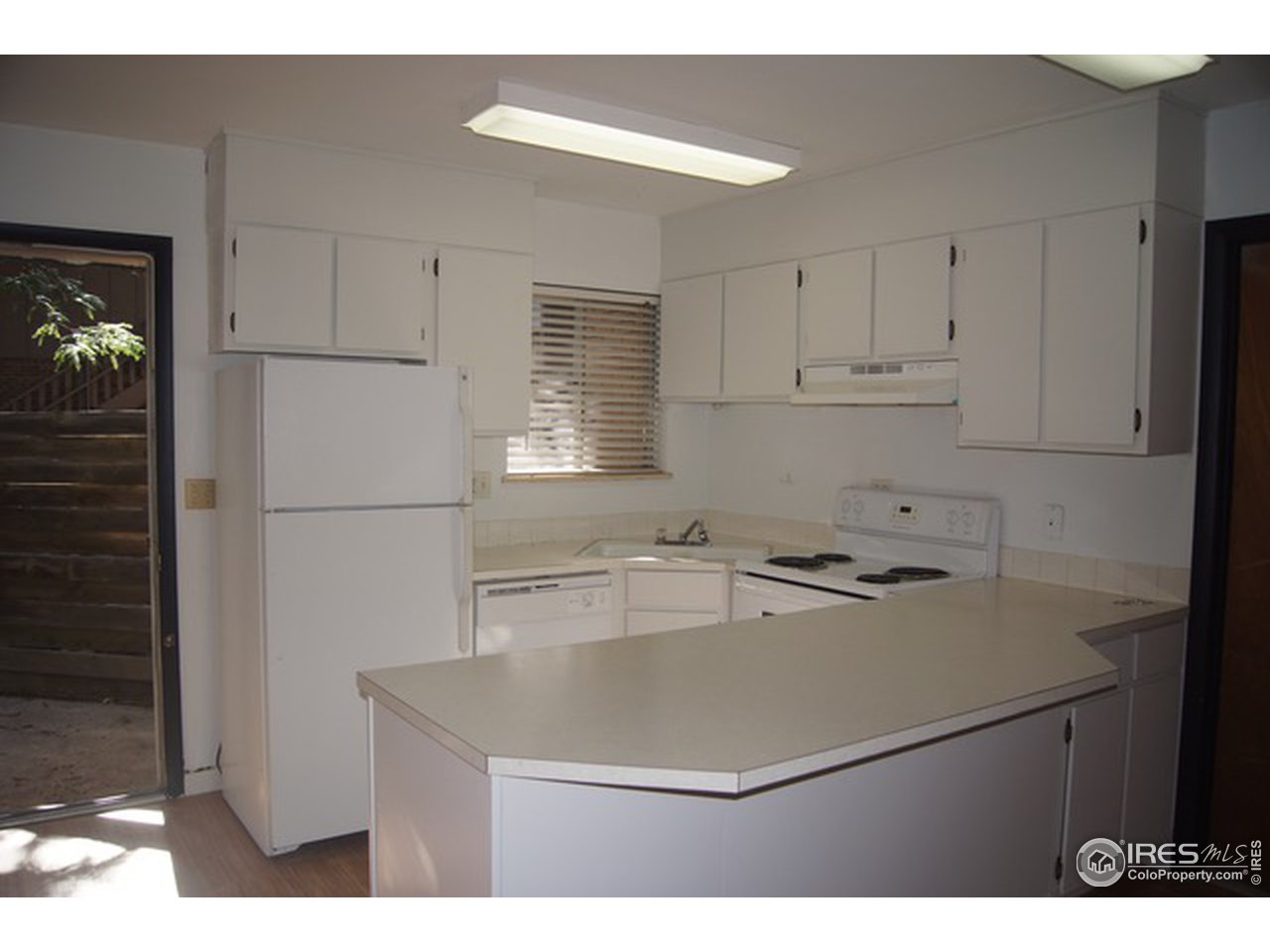 2703-2707 Stanford Road Fort Collins, CO 80525 - Photo 25 of 30 Kitchen - 2707