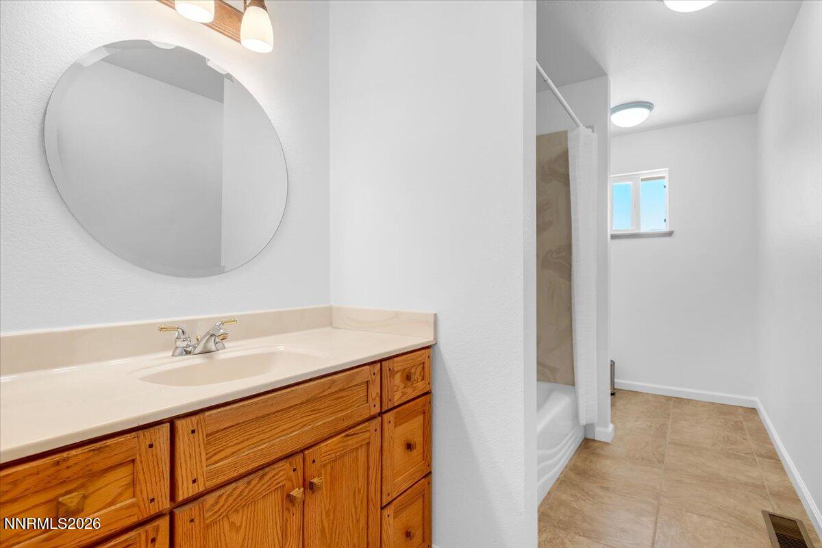 555 Serenity Place Reno, NV 89510 - Photo 26 of 67 Bathroom 2