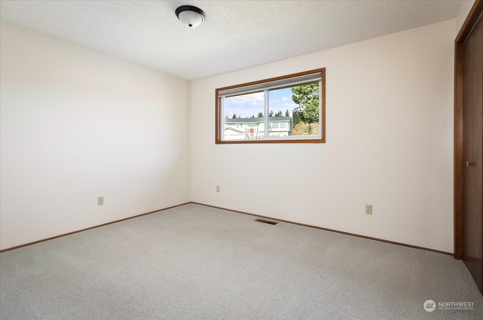 4664 Andre Place Clinton, WA 98236 - Photo 19 of 40 Gallery Image 19