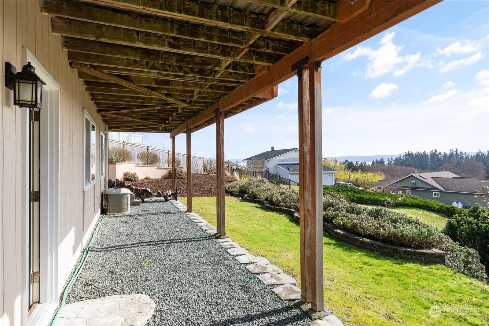 4664 Andre Place Clinton, WA 98236 - Photo 27 of 40 Gallery Image 27