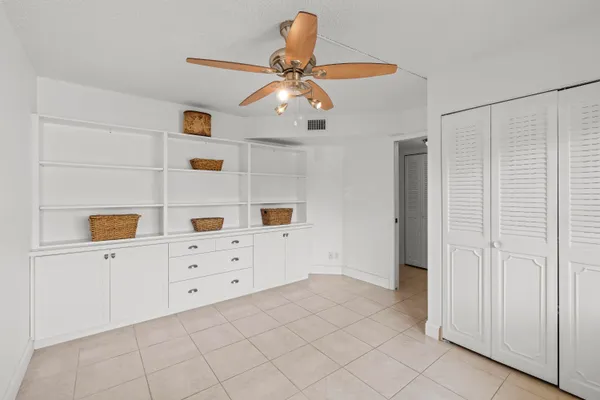 $1,900 | 3871 Via Poinciana, Unit 104, Lake Worth, FL 33467