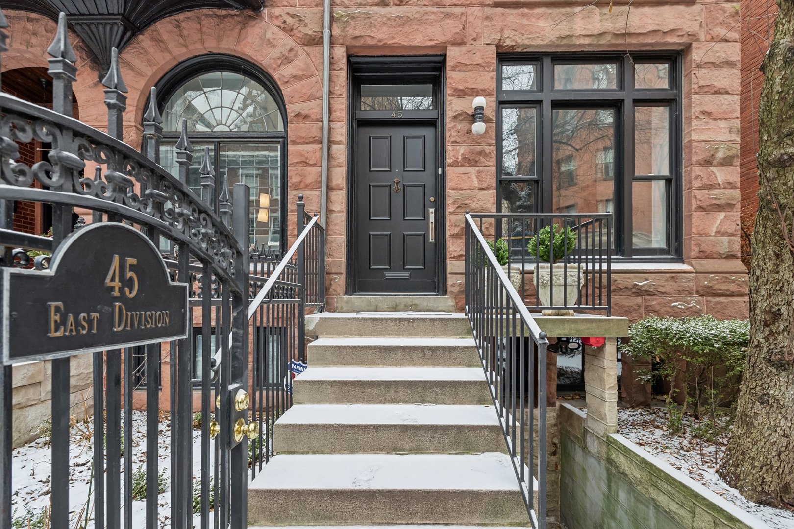 45 East Division Street Chicago, IL 60611 - Photo 1 of 41