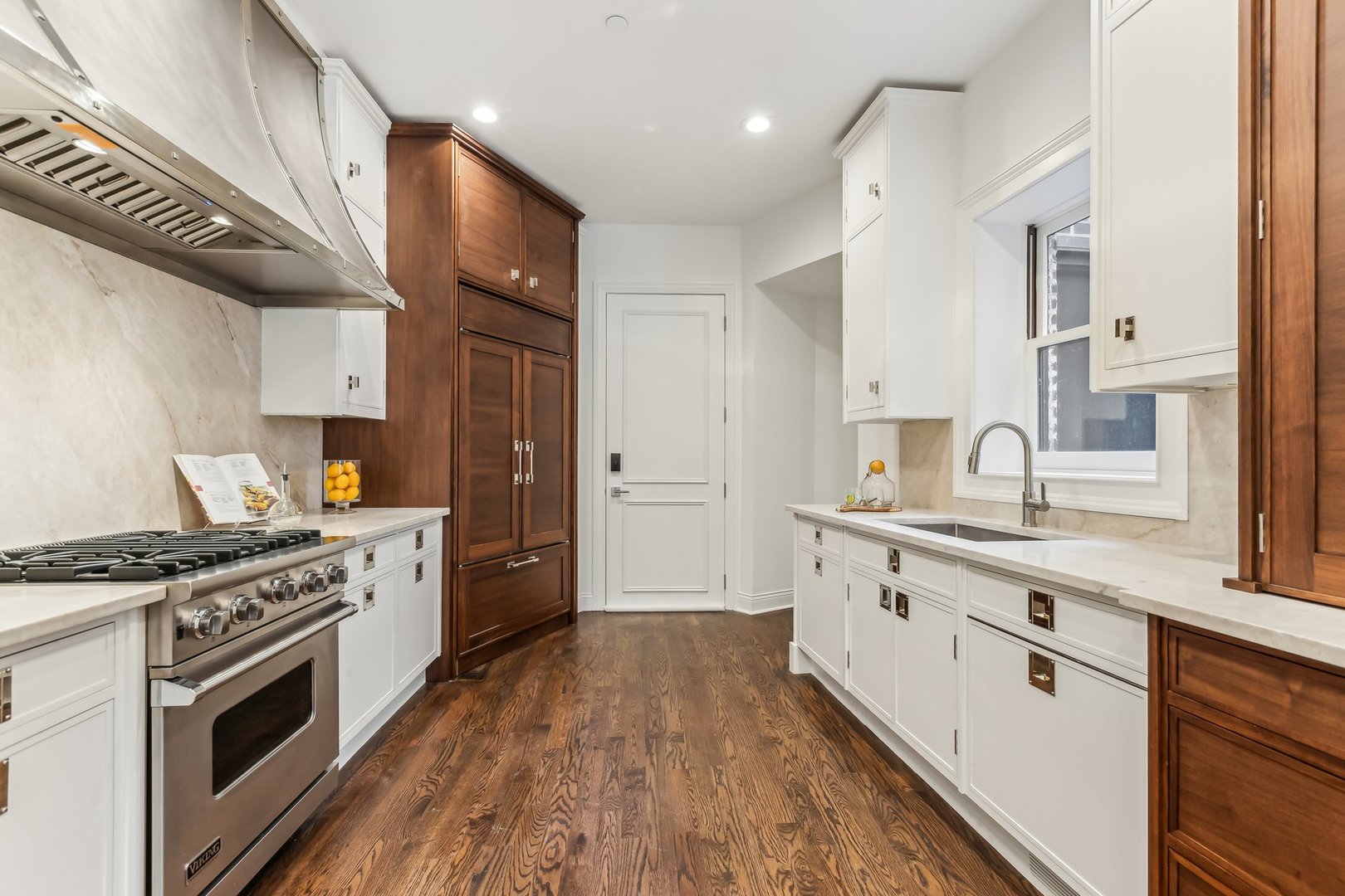 45 East Division Street Chicago, IL 60611 - Photo 11 of 41