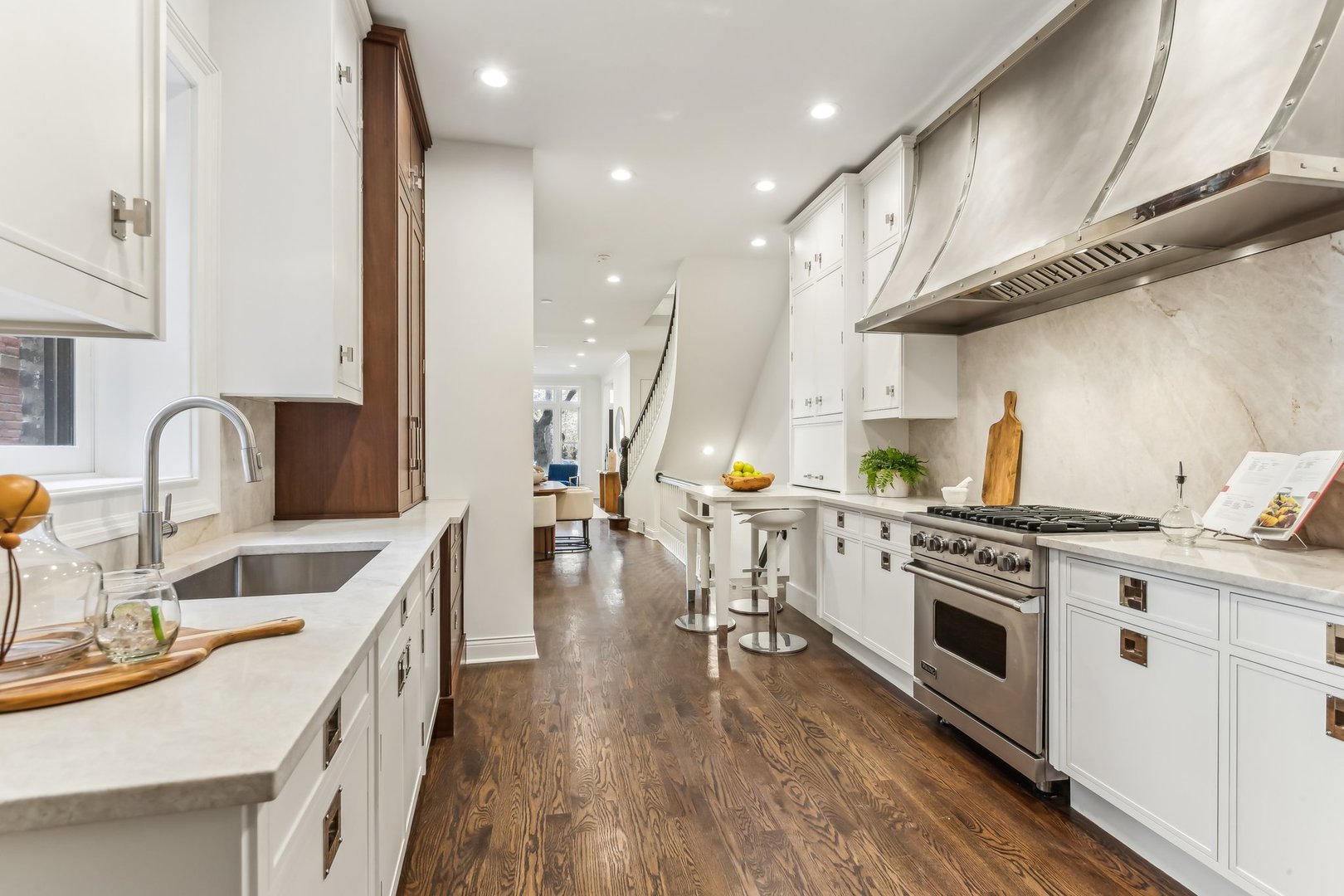 45 East Division Street Chicago, IL 60611 - Photo 12 of 41