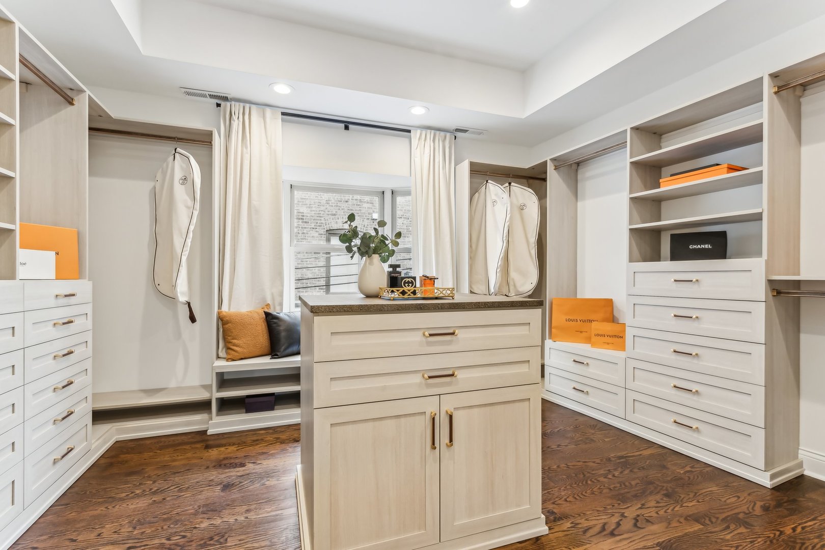 45 East Division Street Chicago, IL 60611 - Photo 19 of 41