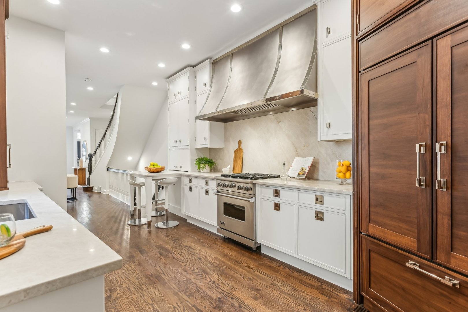 45 East Division Street Chicago, IL 60611 - Photo 10 of 41