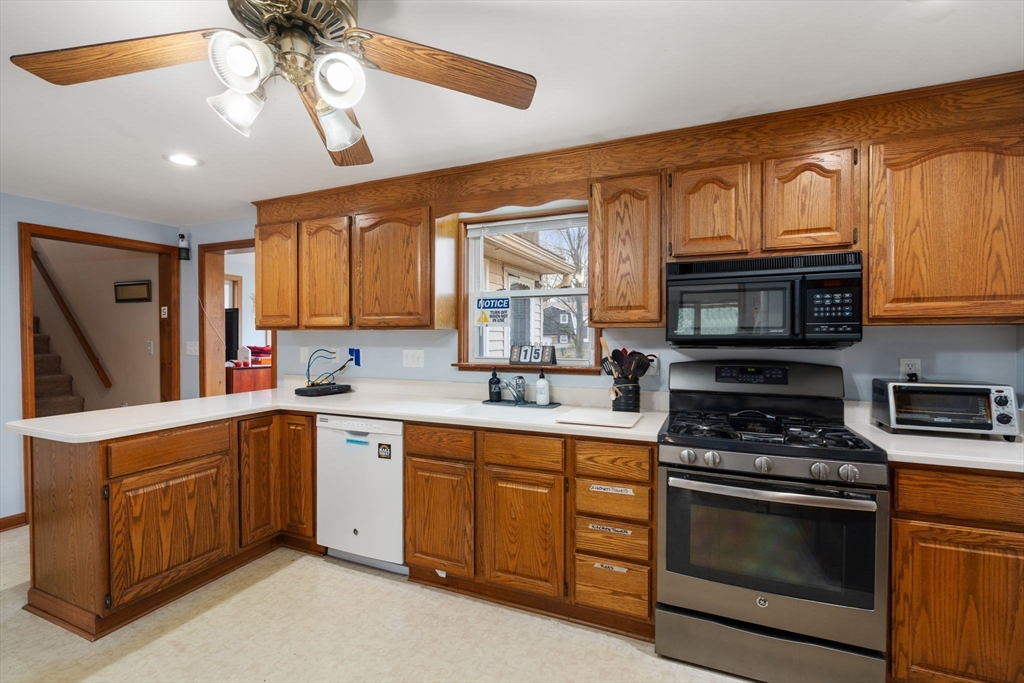 6 Broadview Road Lowell, MA 01852 - Photo 5 of 25