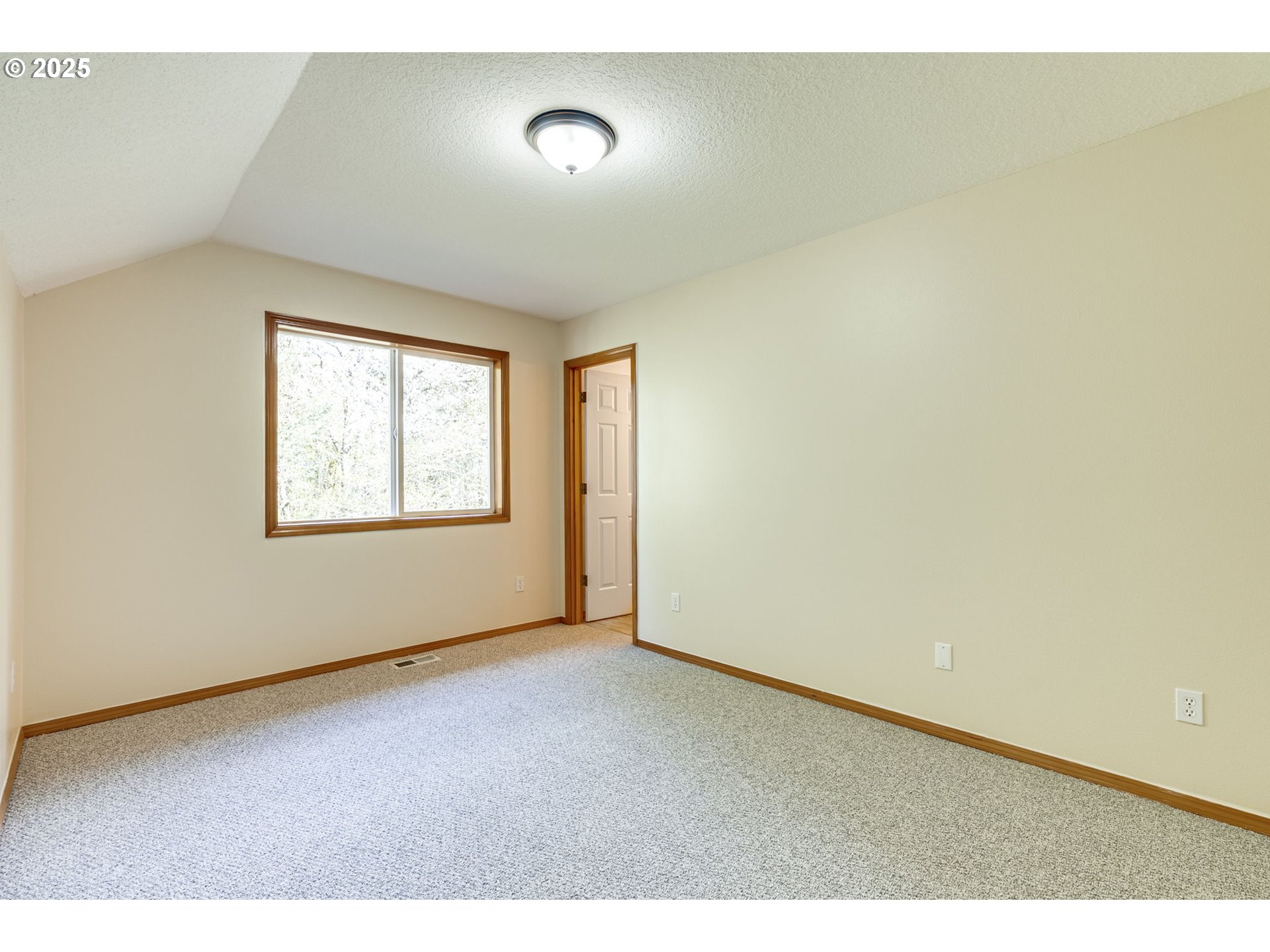 13655 Southwest Mountain Ridge Court Tigard, OR 97224 - Photo 28 of 46 Gallery Image 28