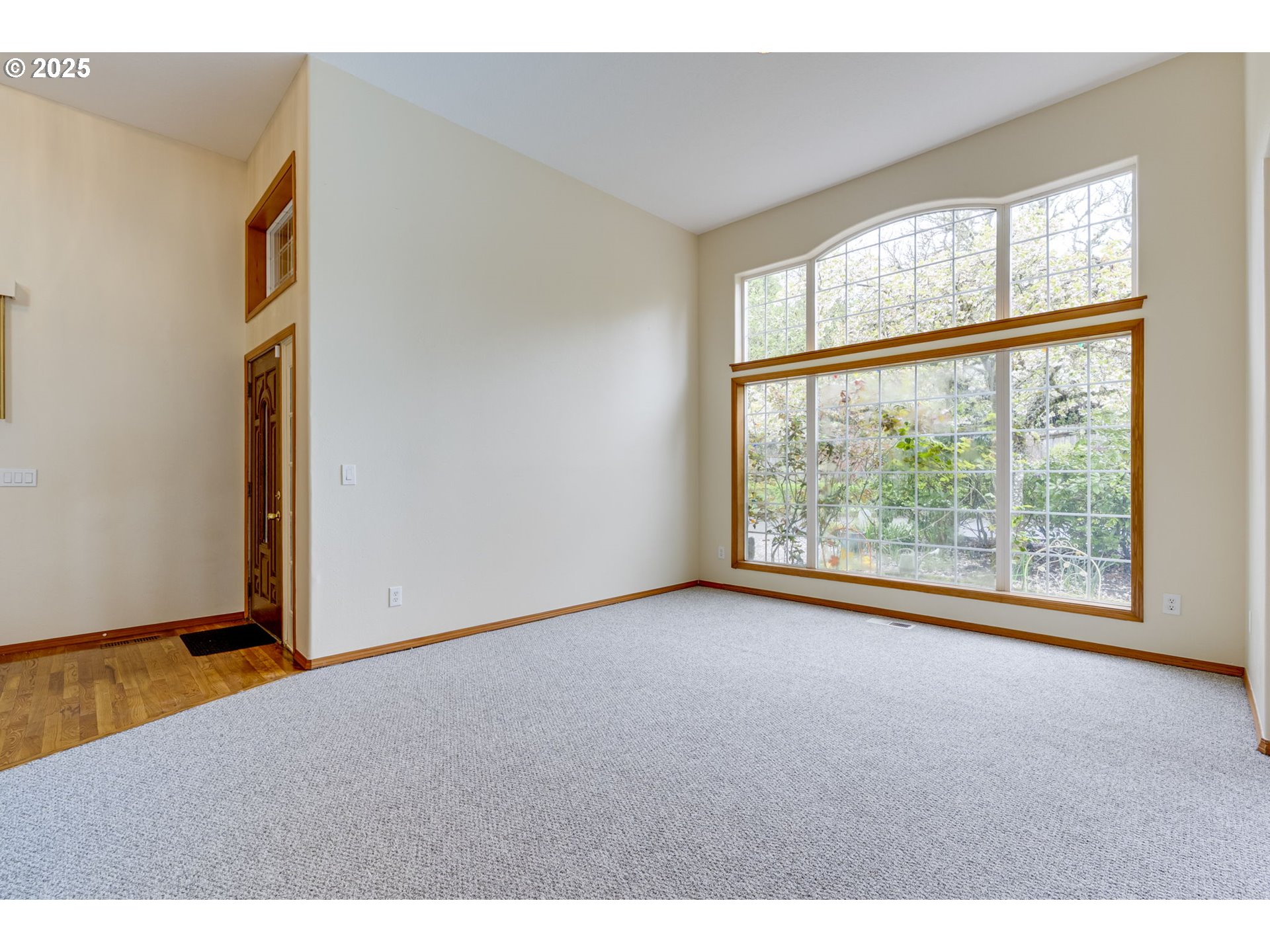 13655 Southwest Mountain Ridge Court Tigard, OR 97224 - Photo 6 of 46 Gallery Image 6