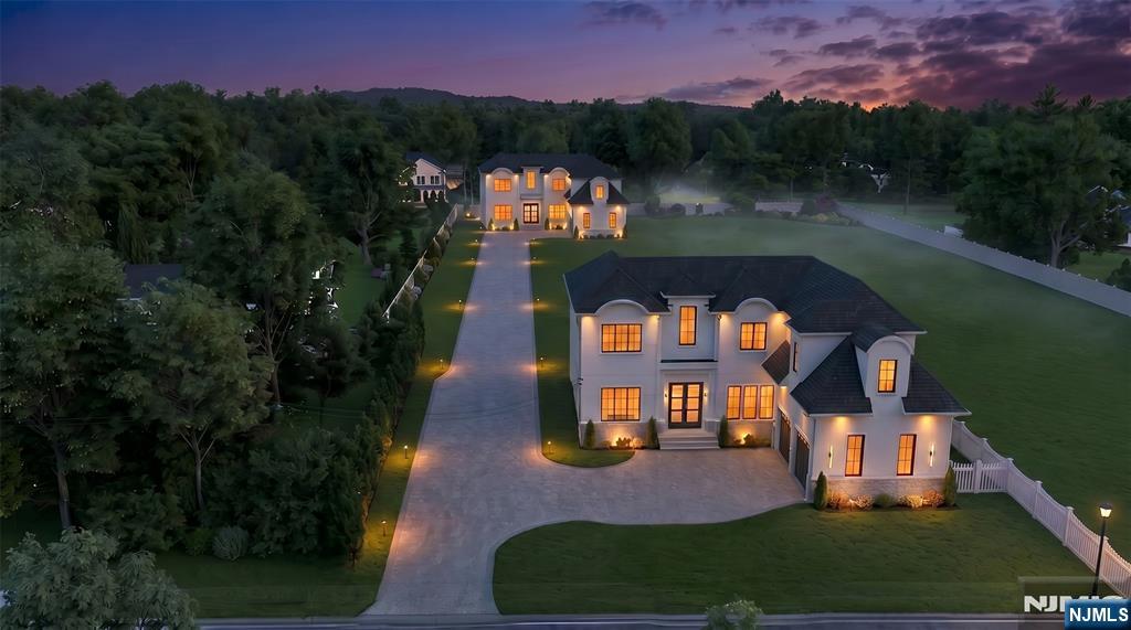 38 West Ridgewood Avenue Paramus, NJ 07652 - Photo 4 of 5
