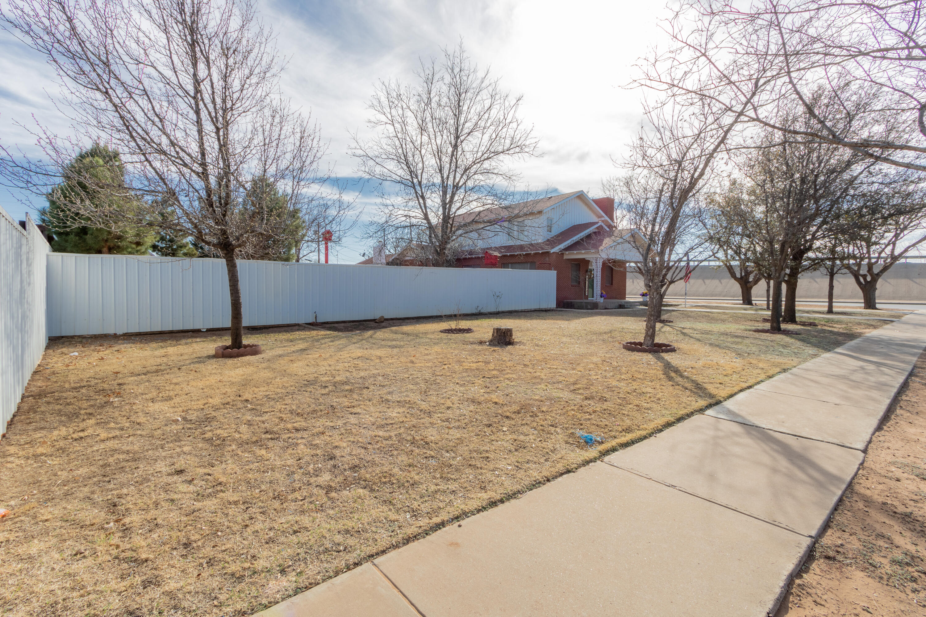 709 80th Street Lubbock, TX 79404 - Photo 2 of 57 IMG_1491-HDR