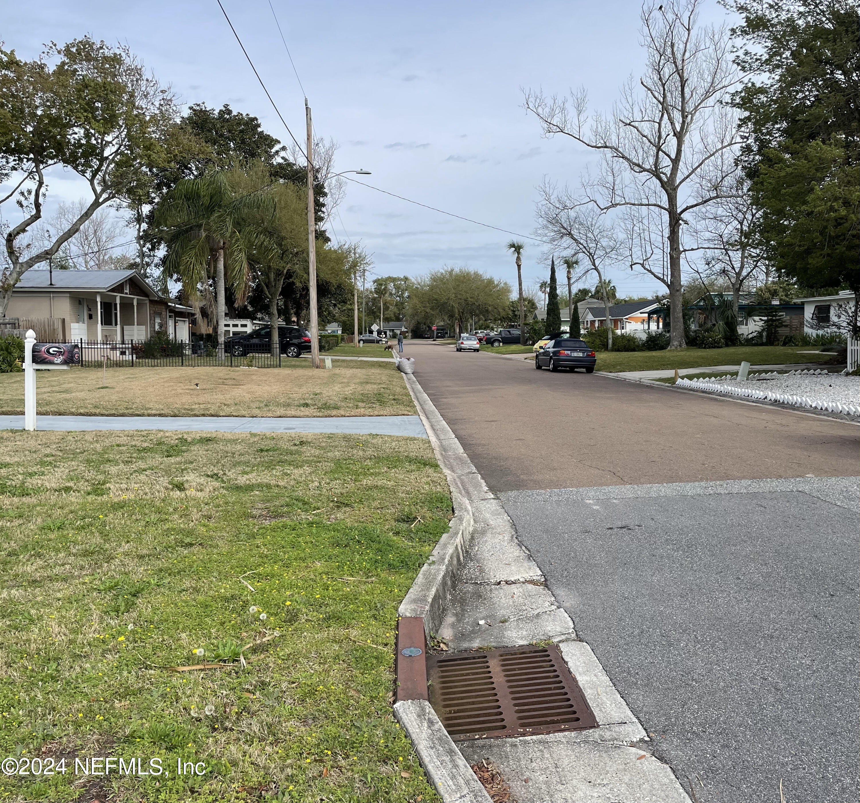 440 Sargo Road Atlantic Beach, FL 32233 - Photo 10 of 15 a view of a street with houses