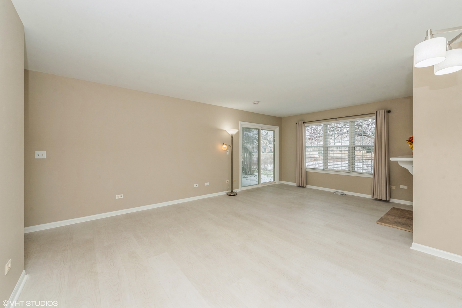 320 Crystal Ridge Drive Crystal Lake, IL 60012 - Photo 12 of 26 Gallery Image 12