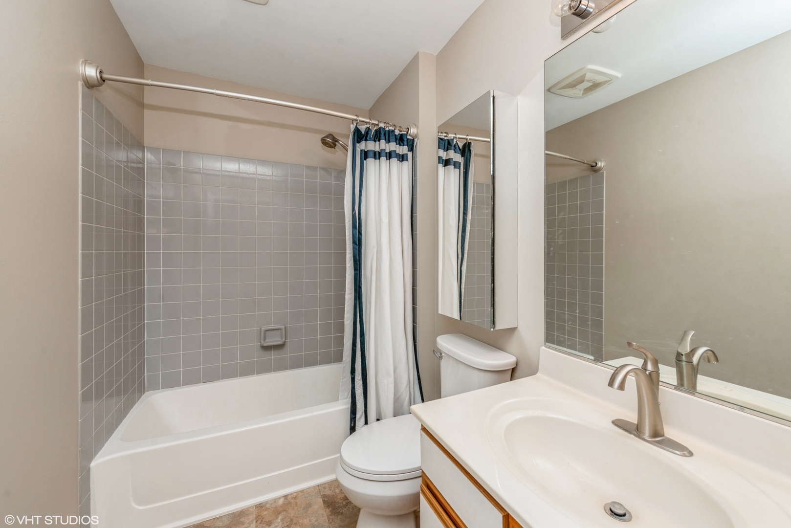 320 Crystal Ridge Drive Crystal Lake, IL 60012 - Photo 24 of 26 Gallery Image 24