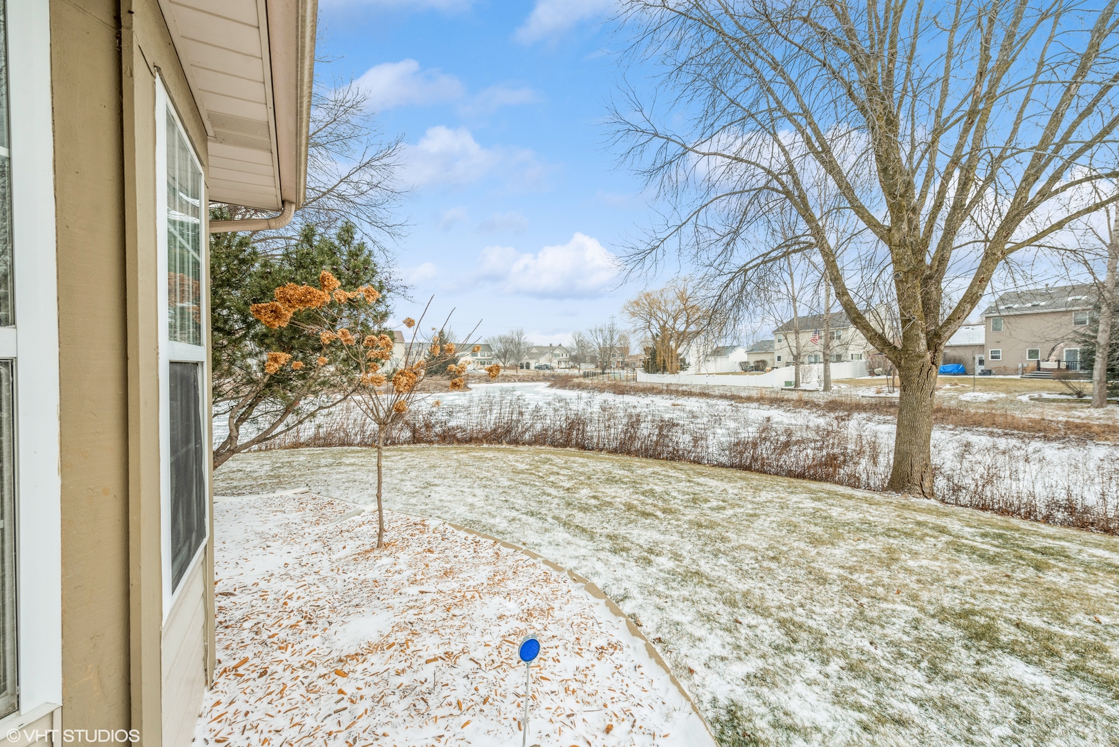 320 Crystal Ridge Drive Crystal Lake, IL 60012 - Photo 8 of 26 Gallery Image 8