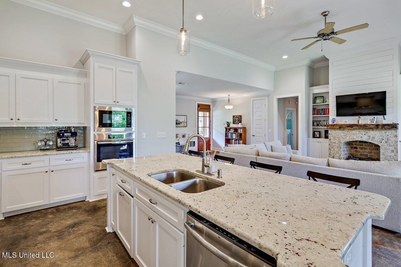 326 Cypress Creek Road Brandon, MS 39047 - Photo 11 of 31 326 Cypress Creek Rd 11