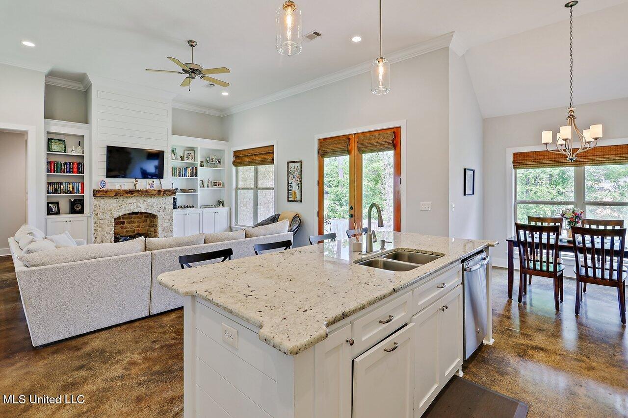 326 Cypress Creek Road Brandon, MS 39047 - Photo 13 of 31 326 Cypress Creek Rd 13