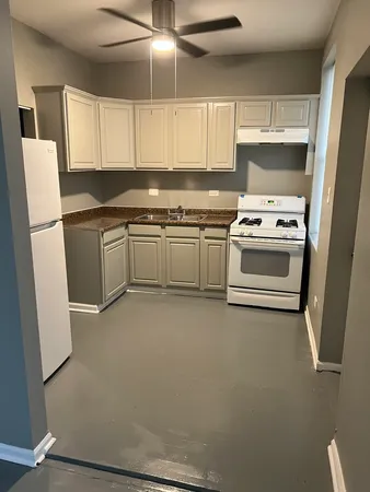 $1,350 | 8914 South Cottage Grove Avenue, Unit 2, Chicago, IL 60619