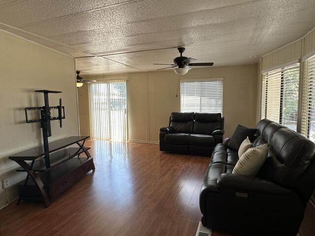 2400 West Midvalley Avenue, Unit R8 Visalia, CA 93277 - Photo 4 of 14