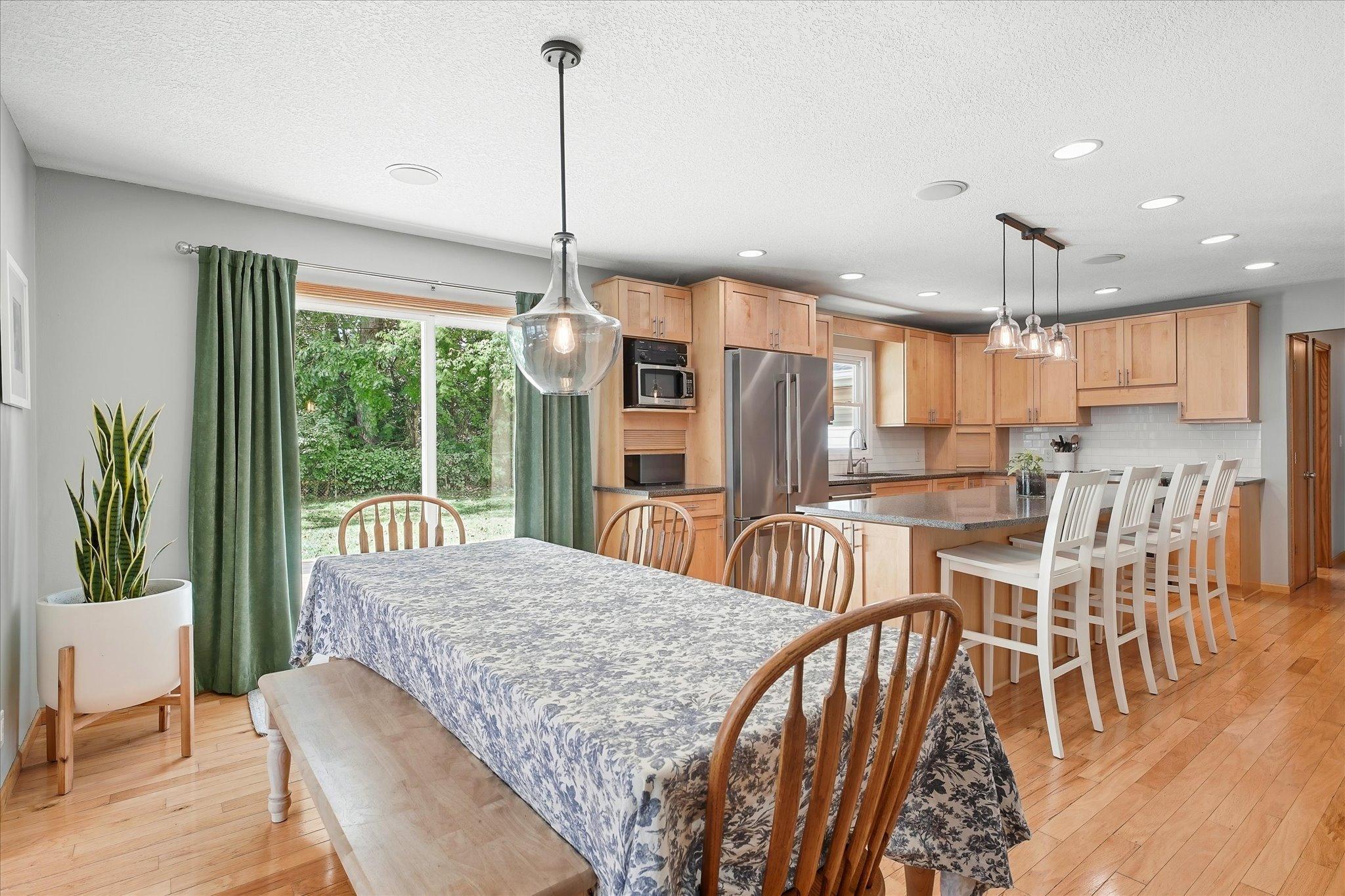 2209 Midlothian Road Roseville, MN 55113 - Photo 8 of 50 Gallery Image 8