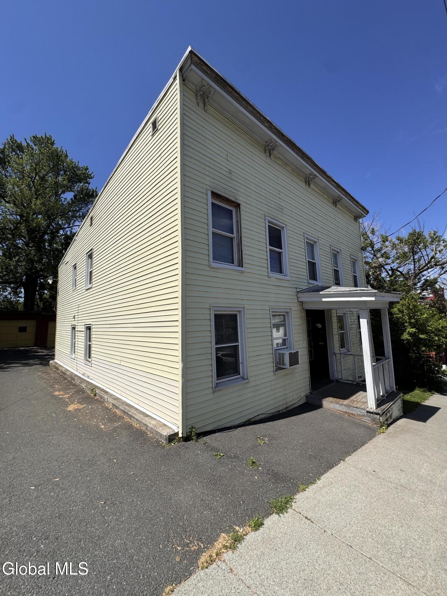 8 John Street Rensselaer, NY 12144 - Photo 3 of 19 IMG_0546