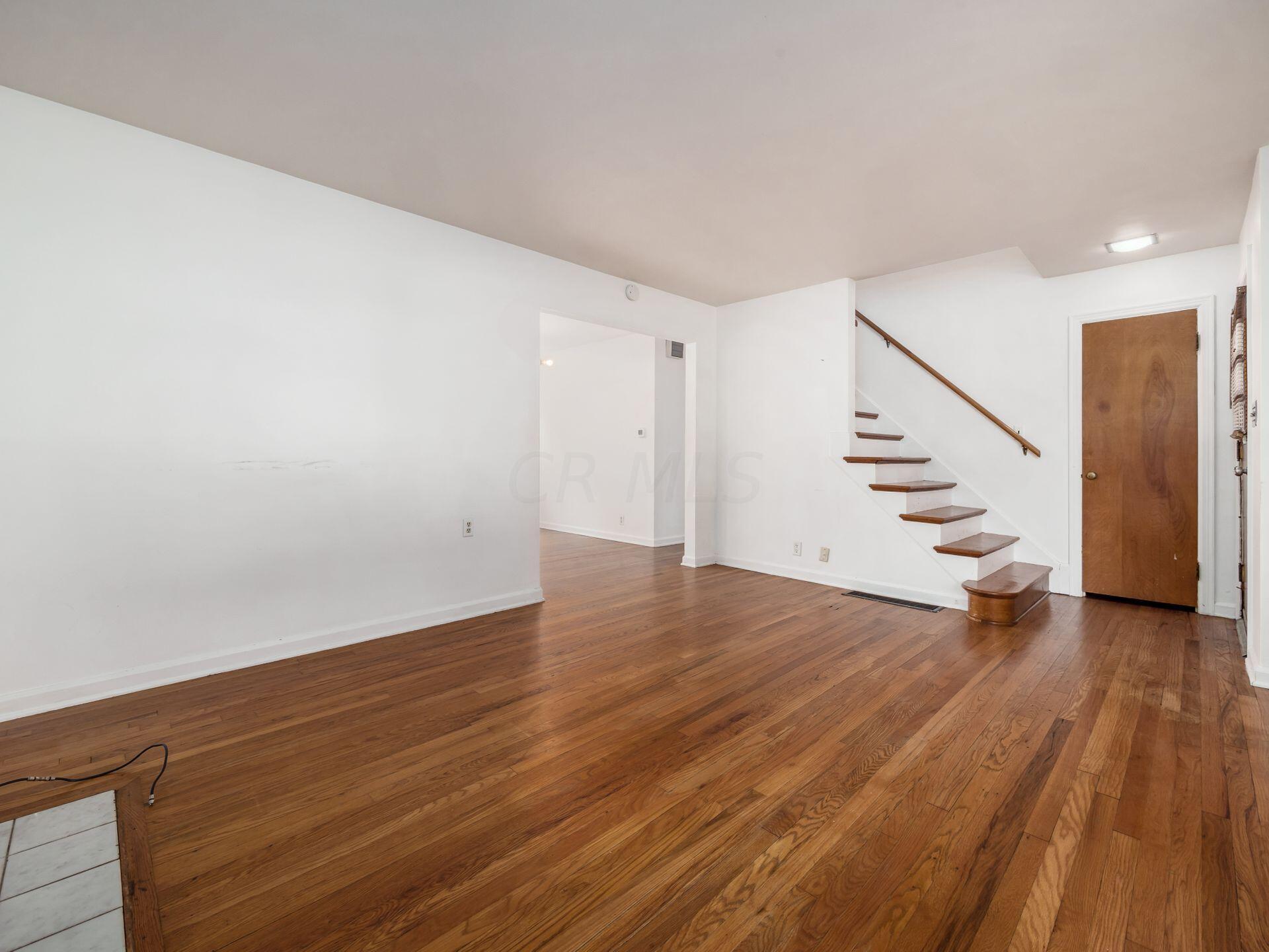 2265 Wickliffe Road Columbus, OH 43221 - Photo 11 of 53 Living Room