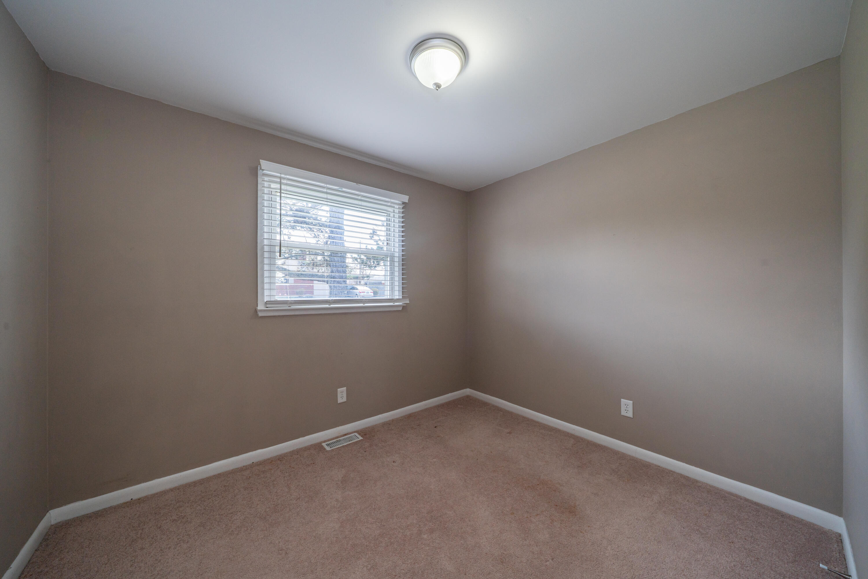 1211 Claybourne Road Kettering, OH 45429 - Photo 24 of 43