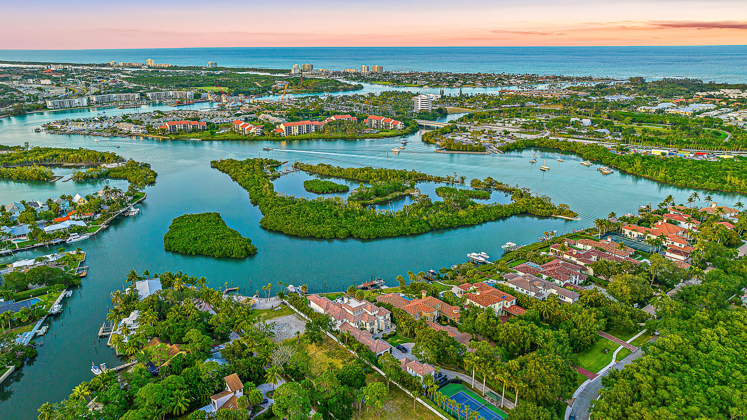 337 Old Jupiter Beach Road Jupiter, FL 33477 - Photo 35 of 38 a view of a city