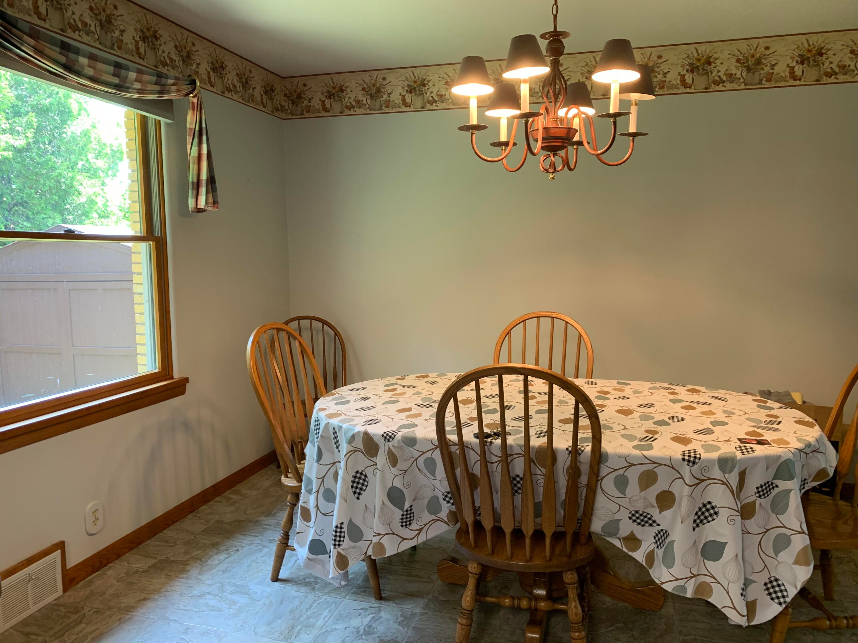 185 South June Street Alpena, MI 49707 - Photo 10 of 37 IMG_8510