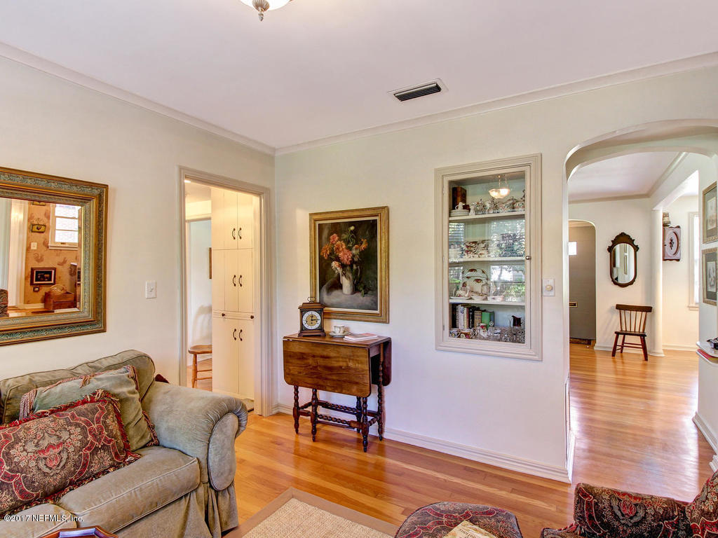 1610 Pershing Road Jacksonville, FL 32205 - Photo 14 of 37 SITTING ROOM VIEW 3