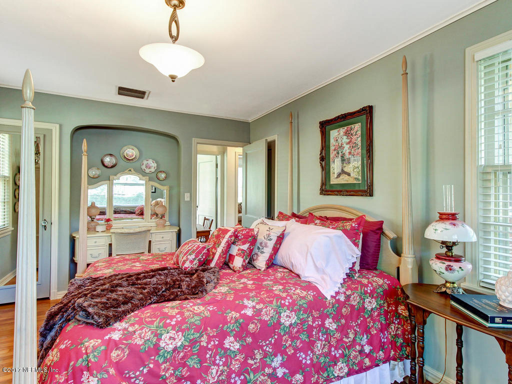 1610 Pershing Road Jacksonville, FL 32205 - Photo 19 of 37 MASTER BEDROOM VIEW 2