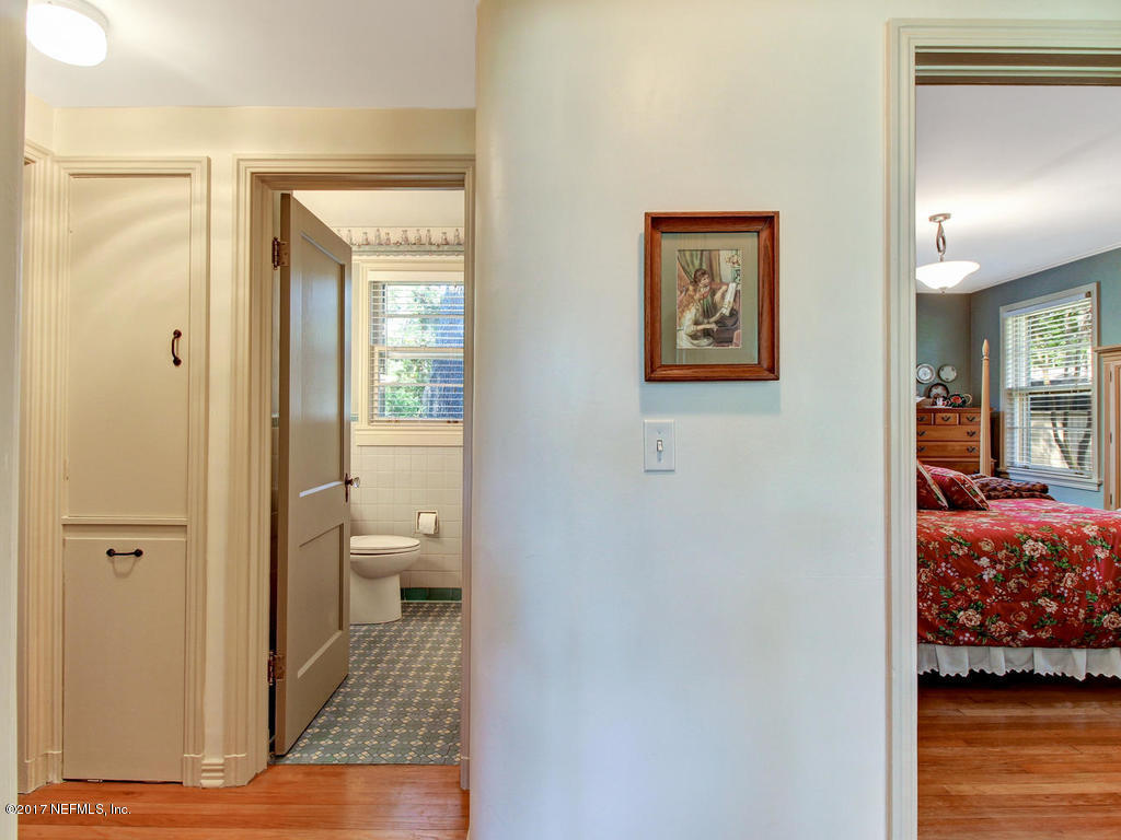 1610 Pershing Road Jacksonville, FL 32205 - Photo 21 of 37 CURVED WALLS