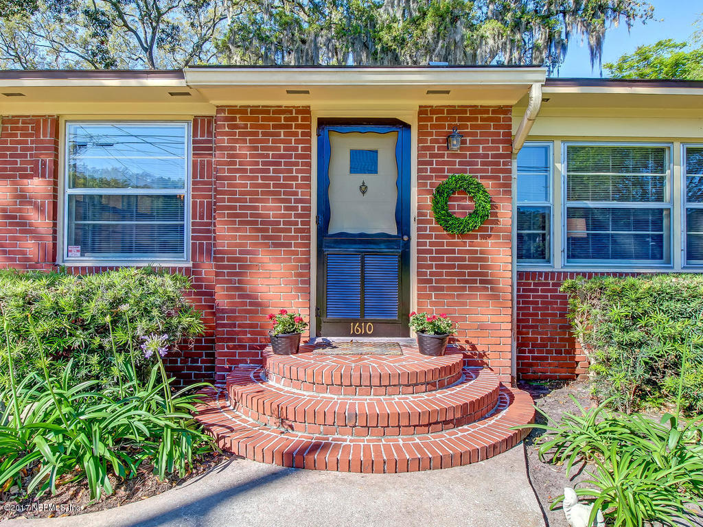 1610 Pershing Road Jacksonville, FL 32205 - Photo 4 of 37 FRONT ENTRY