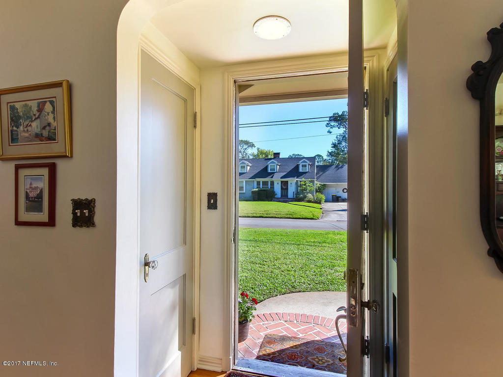 1610 Pershing Road Jacksonville, FL 32205 - Photo 6 of 37 FOYER
