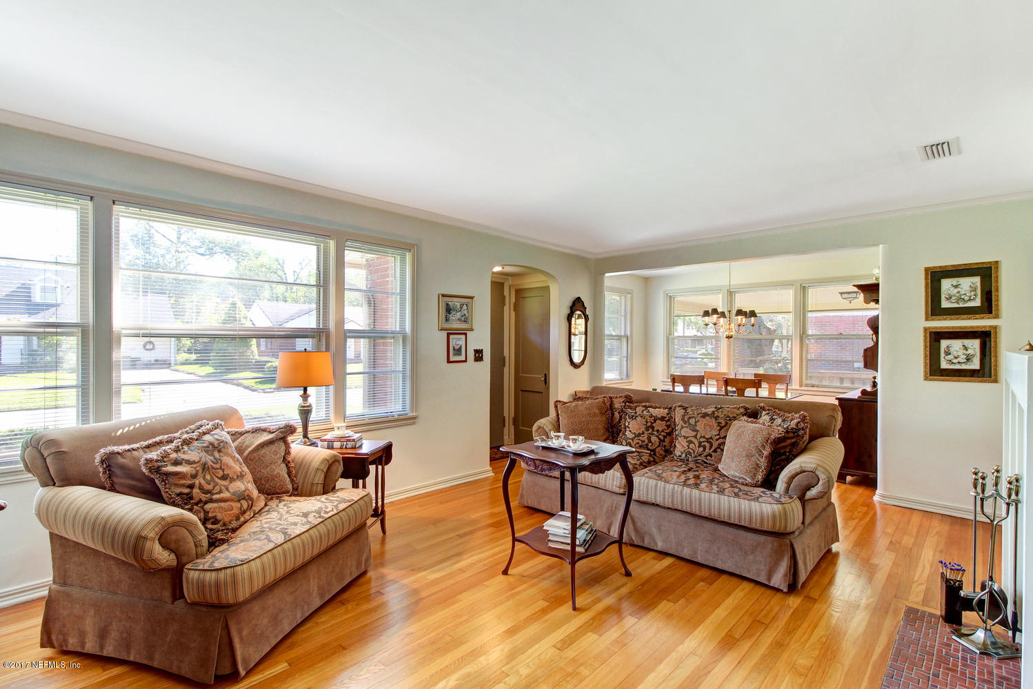 1610 Pershing Road Jacksonville, FL 32205 - Photo 7 of 37 LIVING ROOM