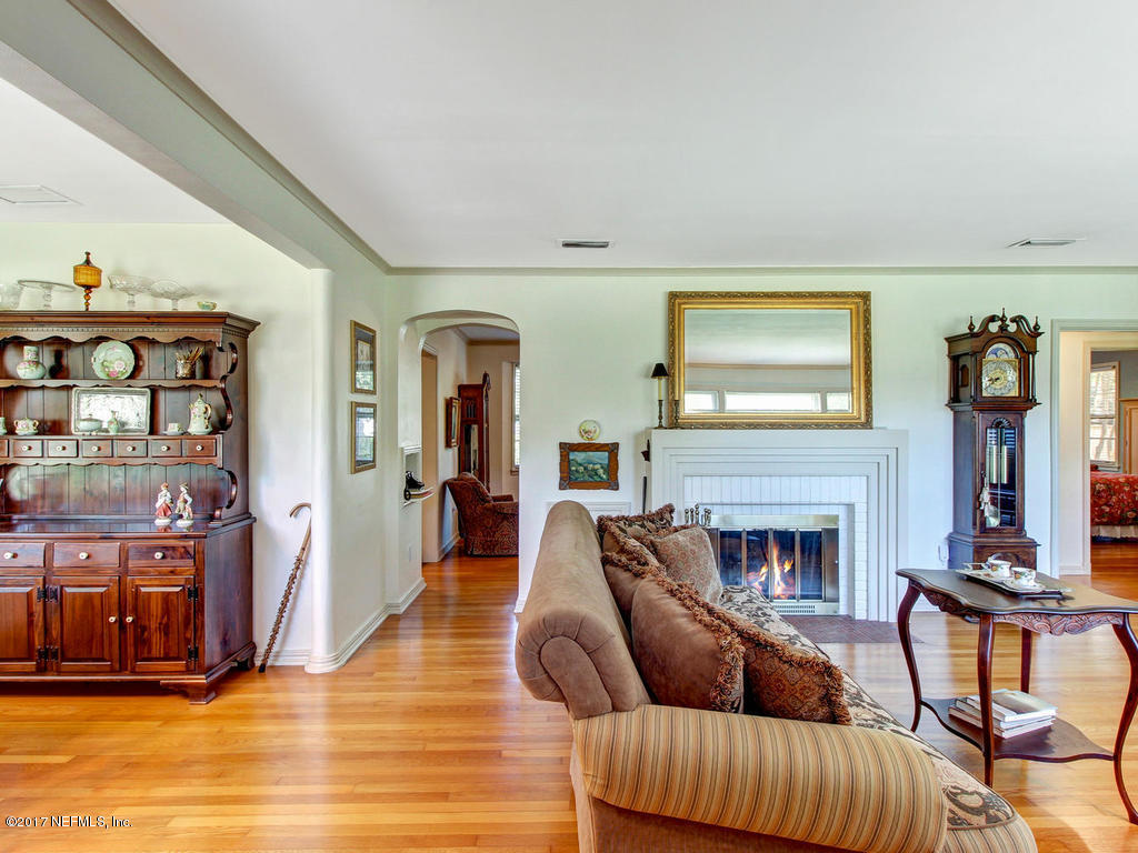1610 Pershing Road Jacksonville, FL 32205 - Photo 8 of 37 LIVING ROOM VIEW 2