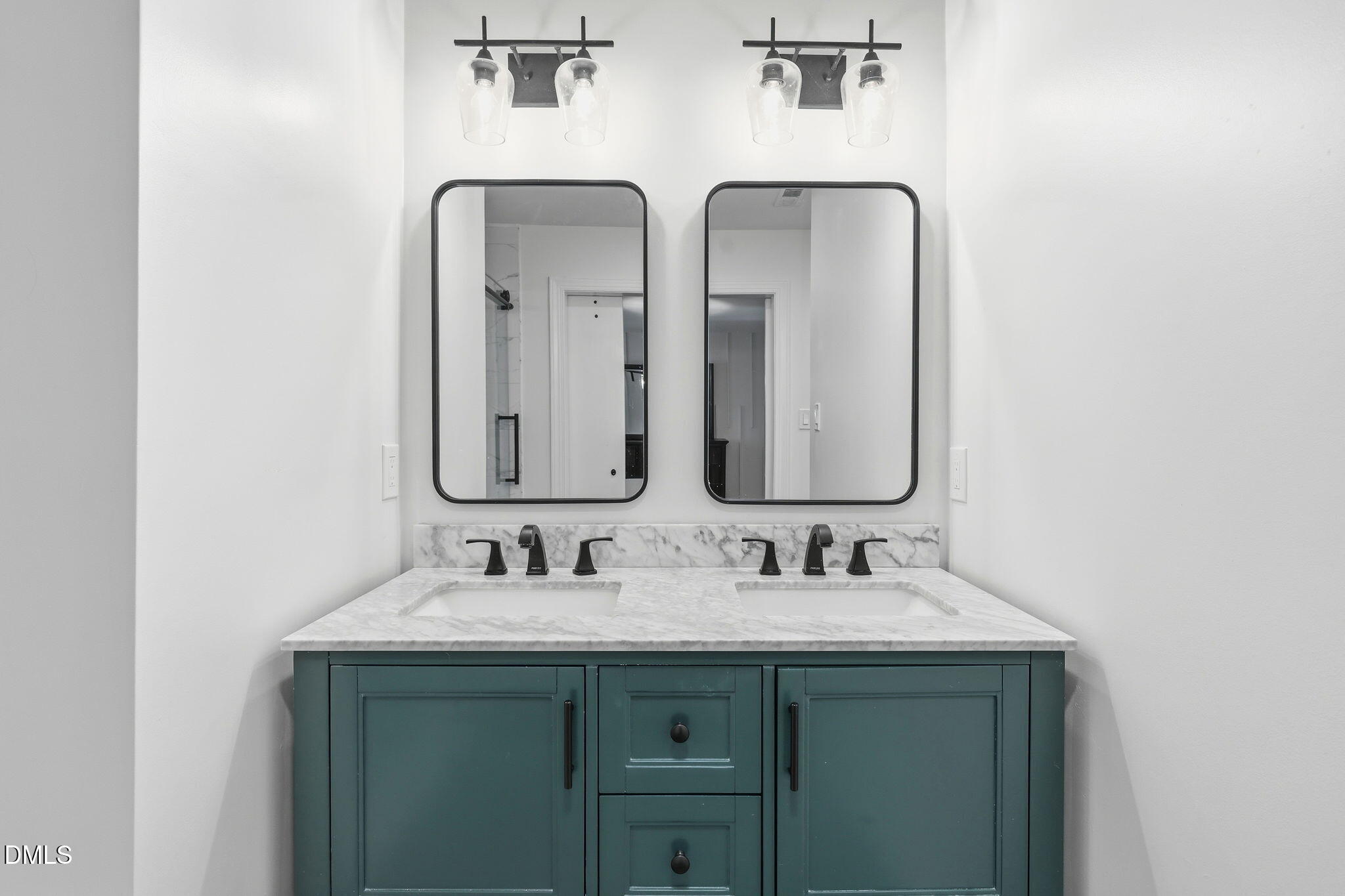 6103 Tipping Circle Raleigh, NC 27609 - Photo 20 of 47 20 - Owners Bath