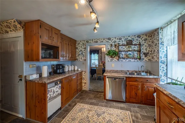 $389,500 | 6778 State Route 20, Bouckville, NY 13310