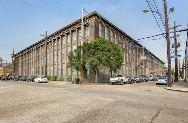 $2,350 | 920 Poeyfarre Street, Unit 144, New Orleans, LA 70130