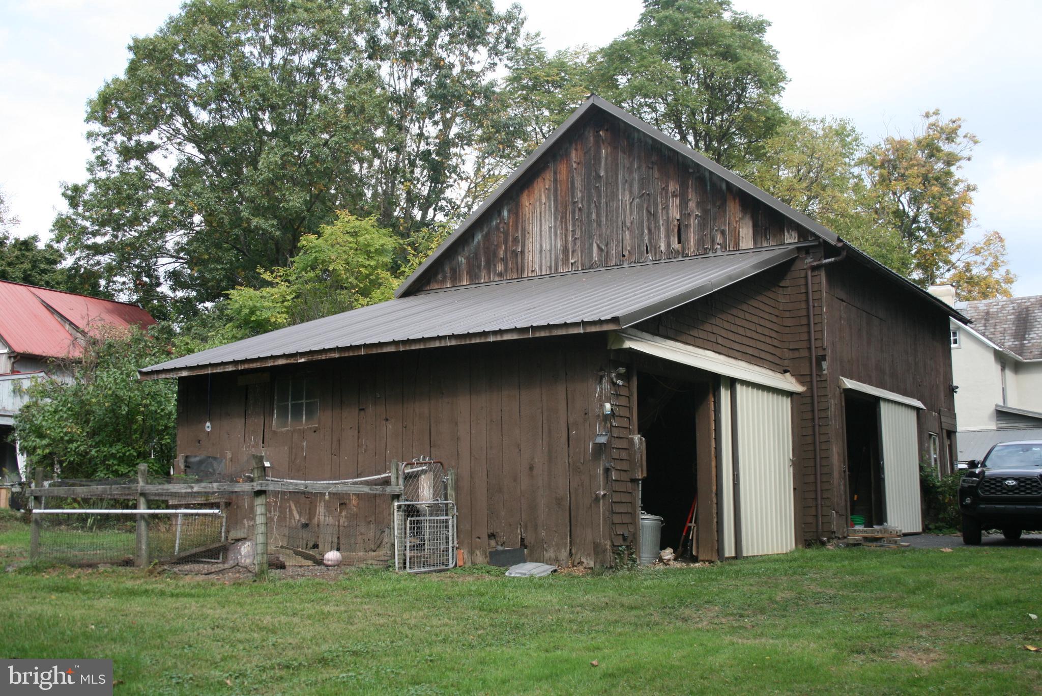 881 Old Bethlehem Road Quakertown, PA 18951 - Photo 30 of 41 multi use barn