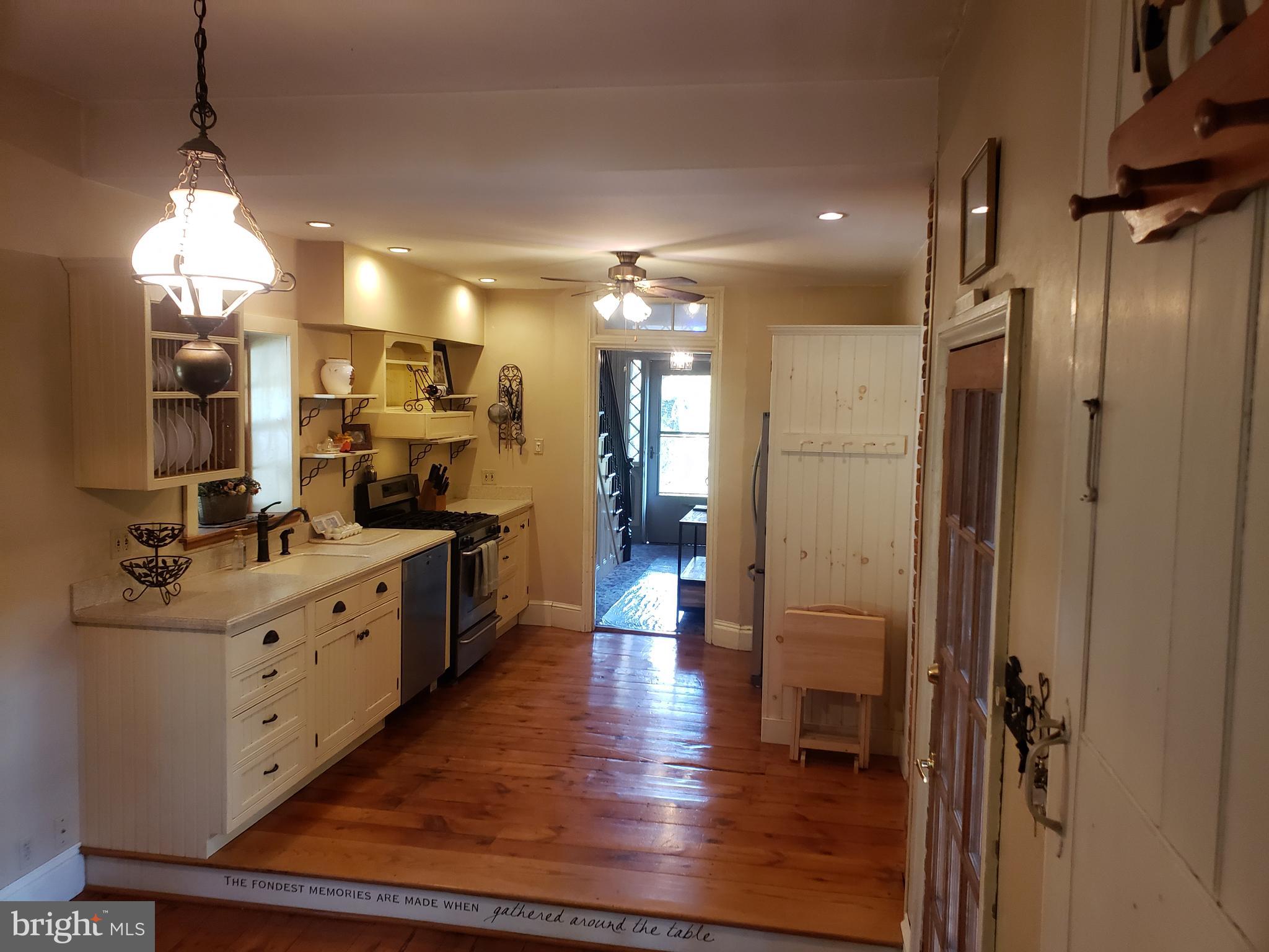 881 Old Bethlehem Road Quakertown, PA 18951 - Photo 8 of 41 kitchen