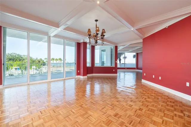 $1,325,000 | 2 Seaside Lane, Unit 103, Belleair, FL 33756