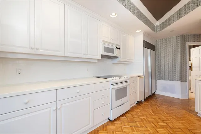 $1,325,000 | 2 Seaside Lane, Unit 103, Belleair, FL 33756