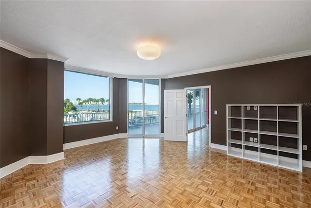 $1,325,000 | 2 Seaside Lane, Unit 103, Belleair, FL 33756