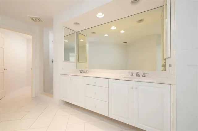 $1,325,000 | 2 Seaside Lane, Unit 103, Belleair, FL 33756