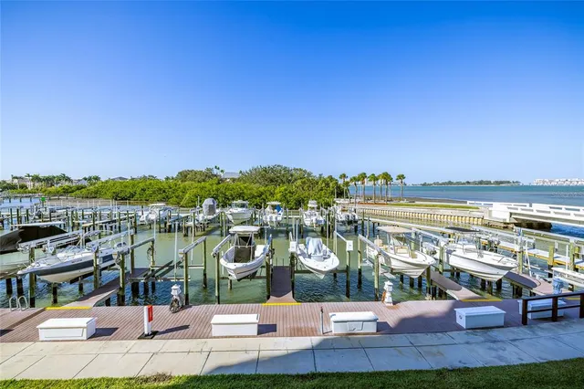 $1,325,000 | 2 Seaside Lane, Unit 103, Belleair, FL 33756