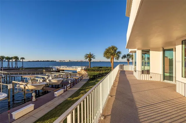 $1,325,000 | 2 Seaside Lane, Unit 103, Belleair, FL 33756