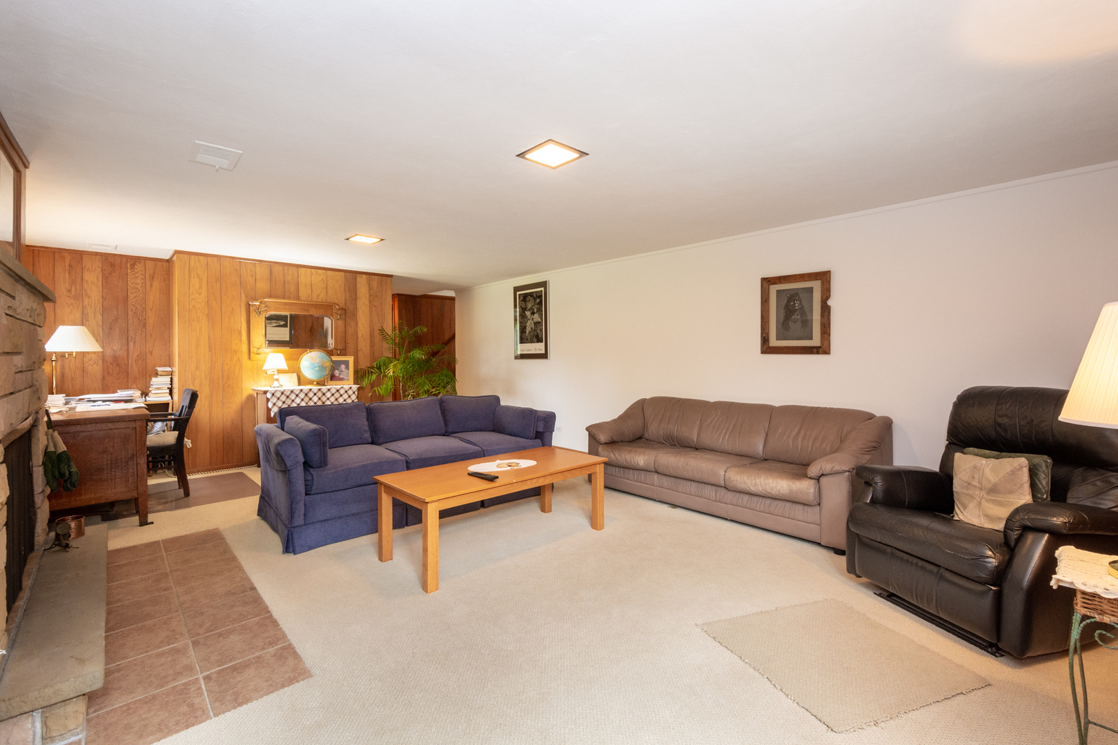 1420 Lee Road Northbrook, IL 60062 - Photo 25 of 36 a living room with furniture