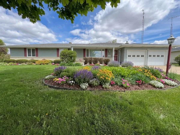 $299,000 | 1404 29th Avenue, Monroe, WI 53566