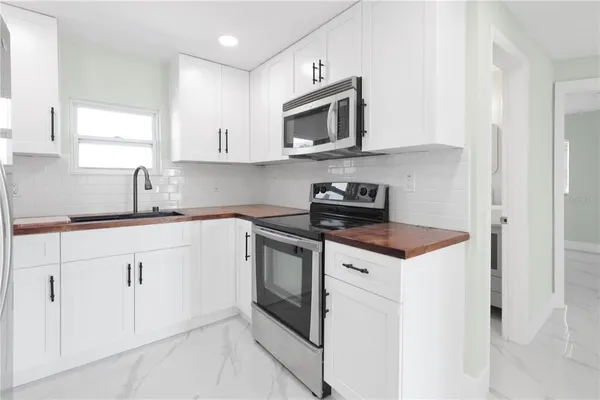 $1,975 | 130 Virginia Court, Englewood, FL 34223